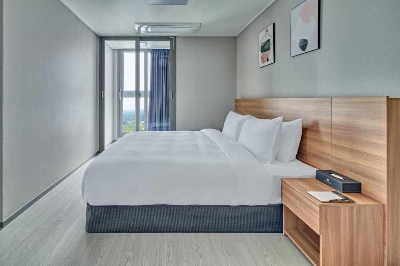 Gangneung Chonpines Ocean Suites Hotel Exterior foto
