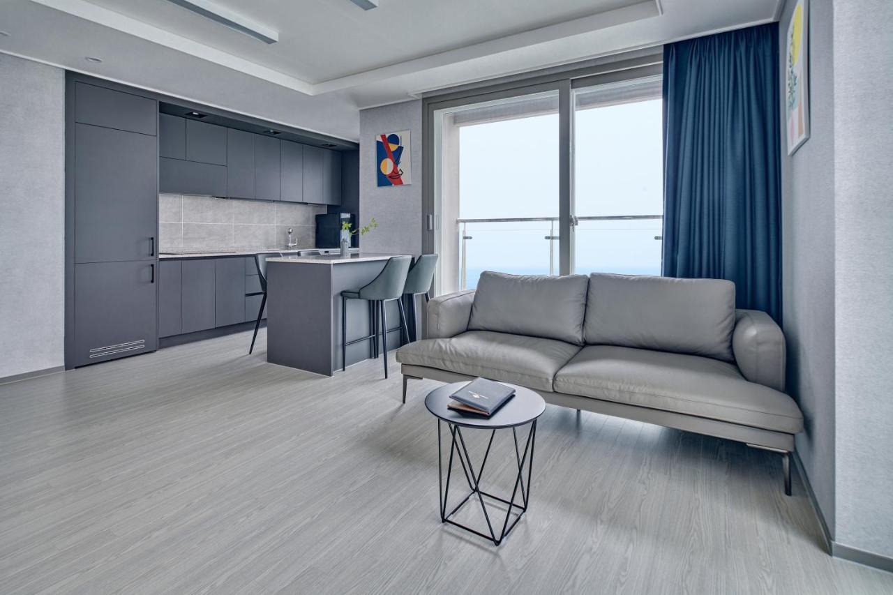 Gangneung Chonpines Ocean Suites Hotel Exterior foto