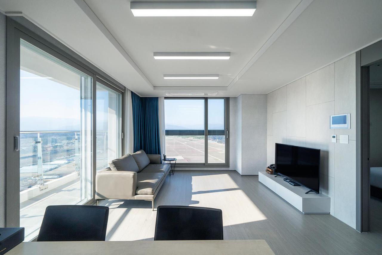 Gangneung Chonpines Ocean Suites Hotel Exterior foto