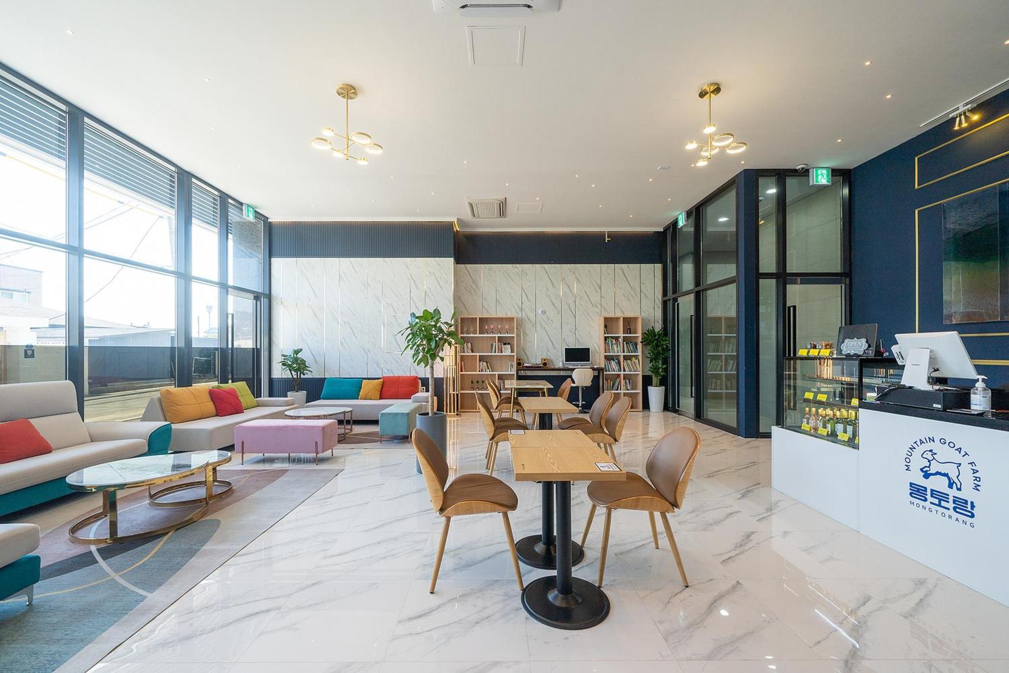 Gangneung Chonpines Ocean Suites Hotel Exterior foto