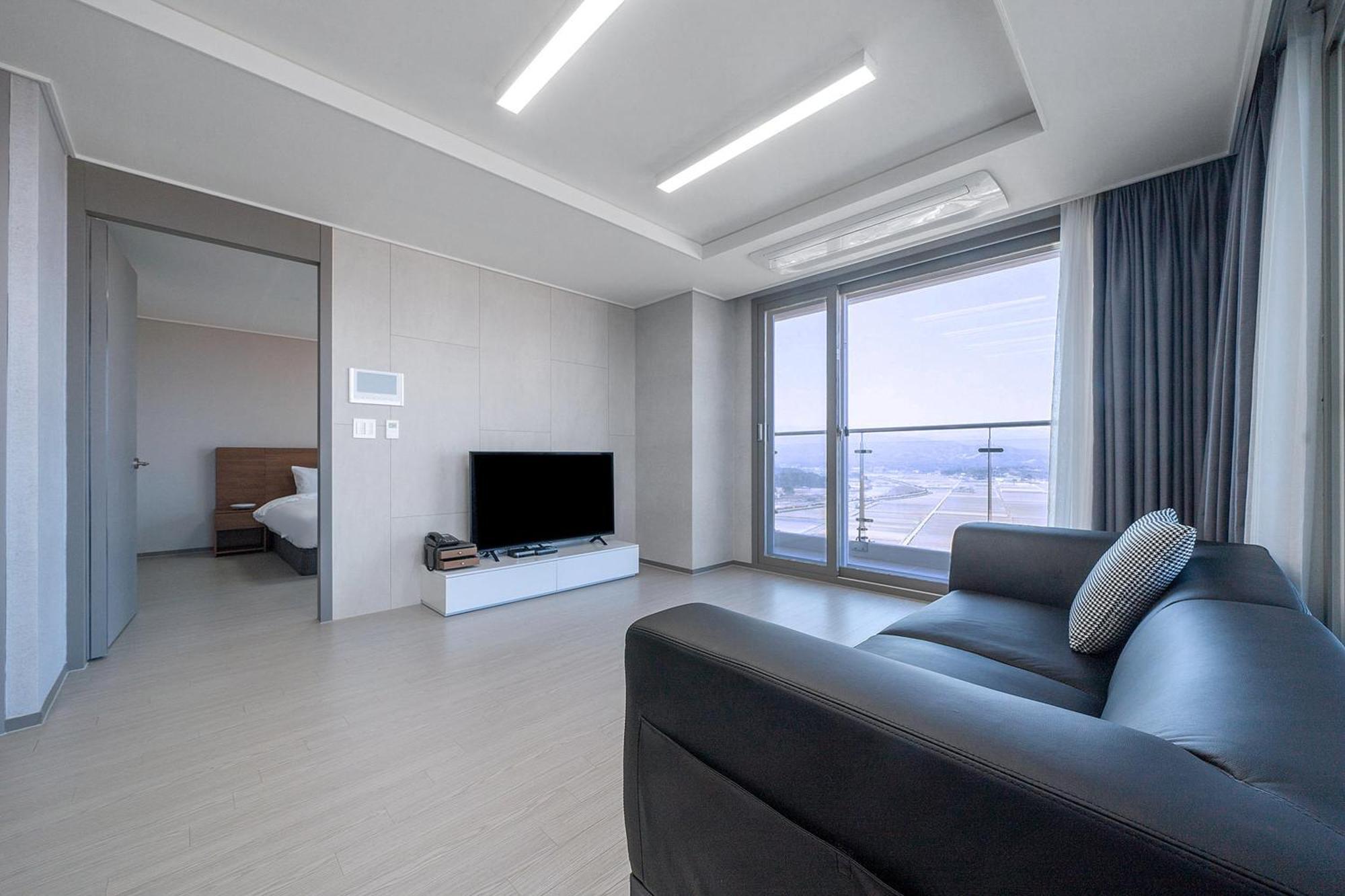 Gangneung Chonpines Ocean Suites Hotel Exterior foto